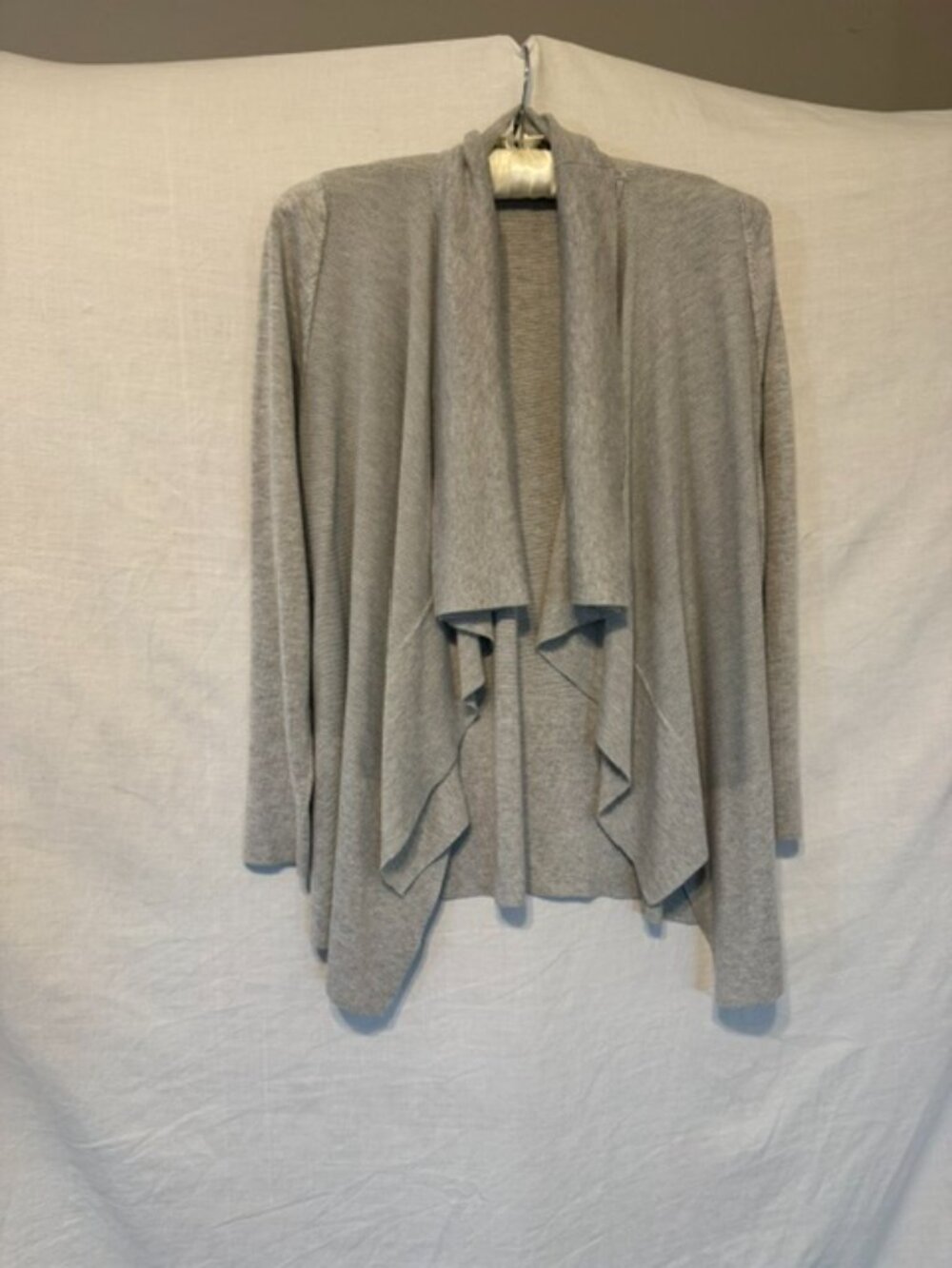 Woman's Medium gray sweater